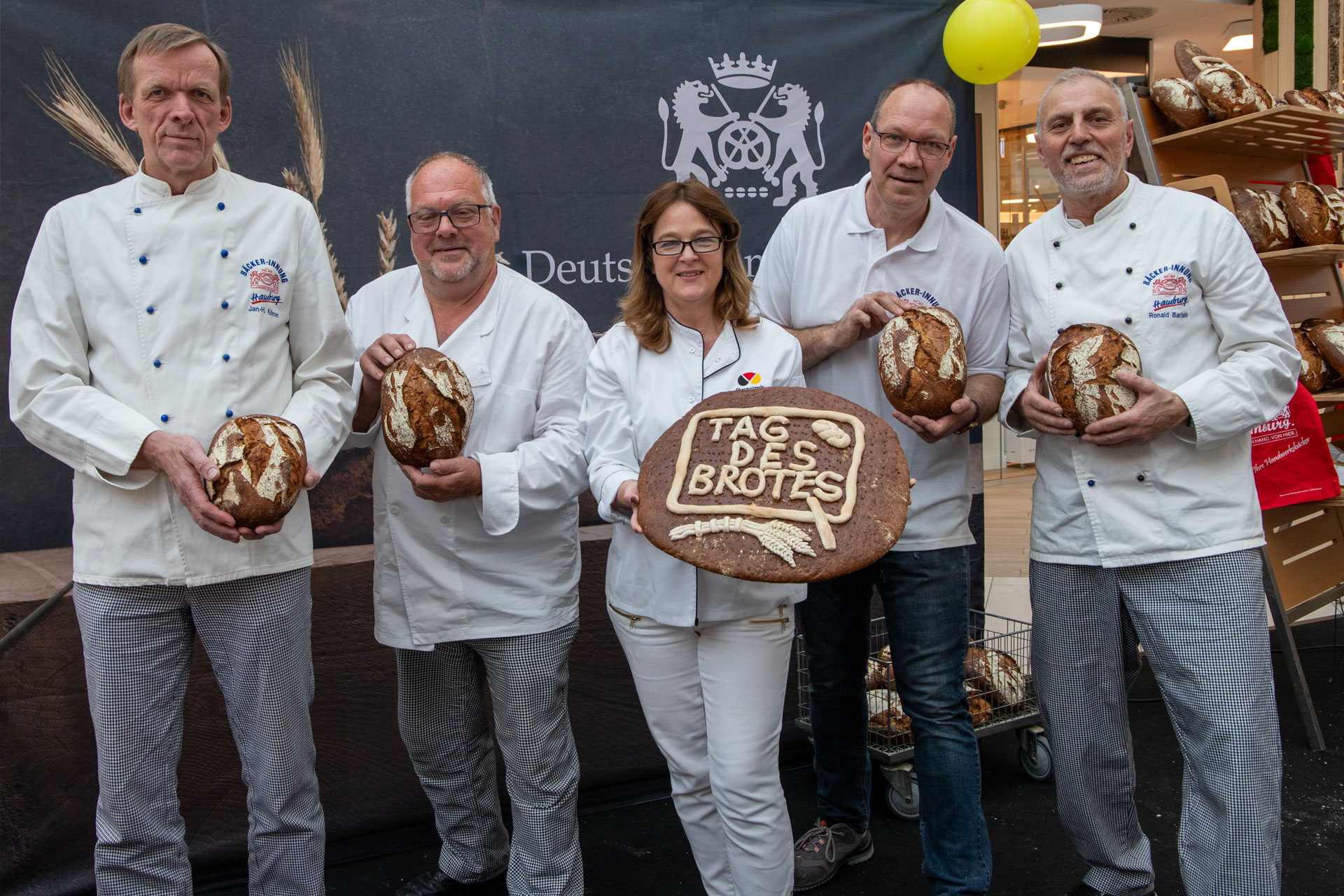 Bäckermeister im Quarree Wandsbek: Jan-H. Körner, Heinz Hintelmann, Obermeisterin Katharina Daube, Hardy Krause und Ronald Bartels.